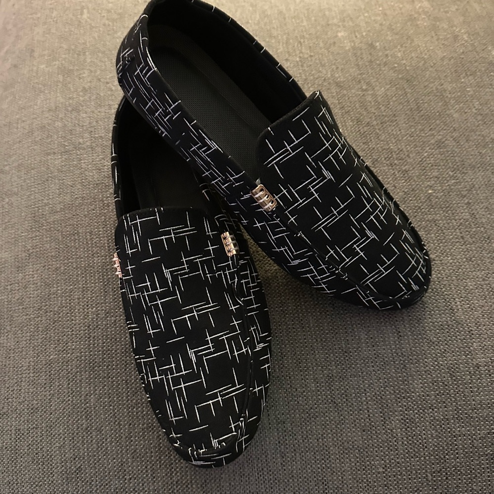 Elegant Black and White Men's Loafers
